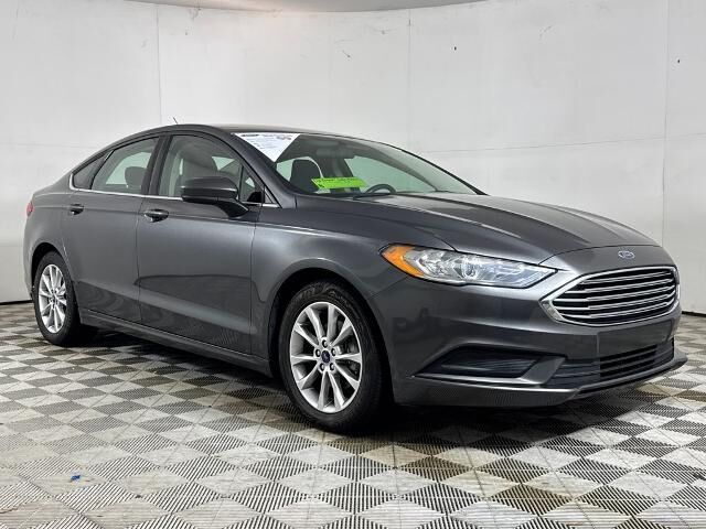 2017 Ford Fusion SE — photo 1 of 26