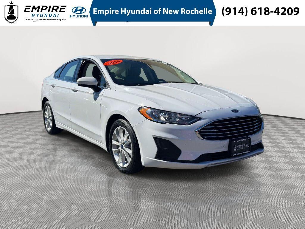 2019 Ford Fusion SE — photo 1 of 13