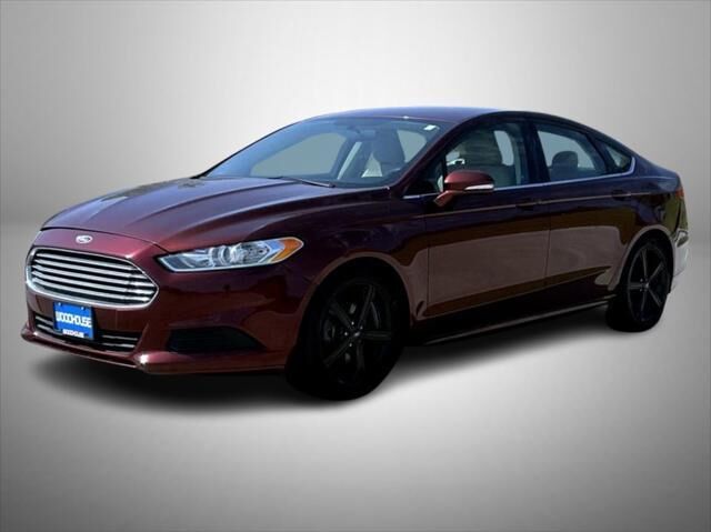 2016 Ford Fusion SE — photo 1 of 13