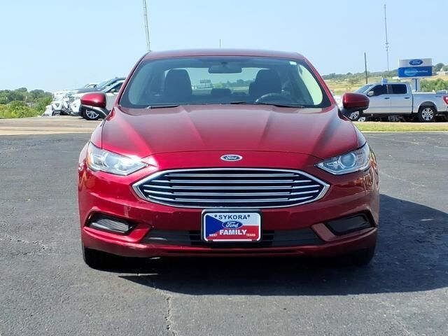 2017 Ford Fusion SE — photo 1 of 24