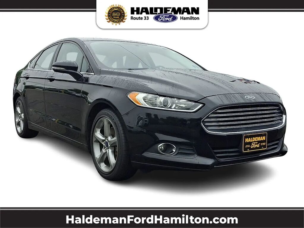 2016 Ford Fusion SE — photo 1 of 13