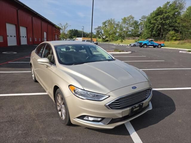 2017 Ford Fusion SE — photo 1 of 24