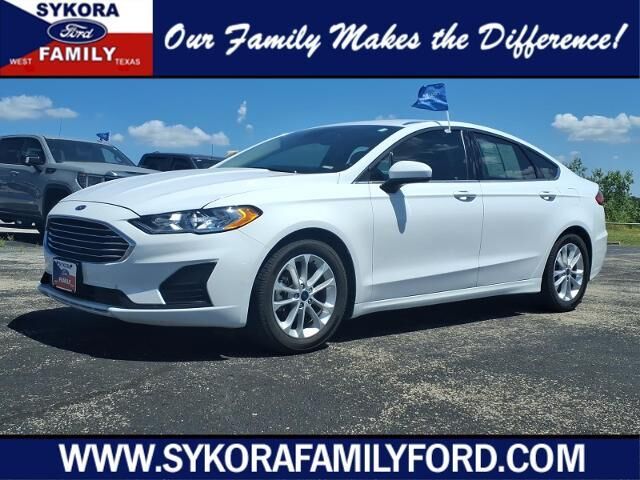 2020 Ford Fusion SE — photo 1 of 13