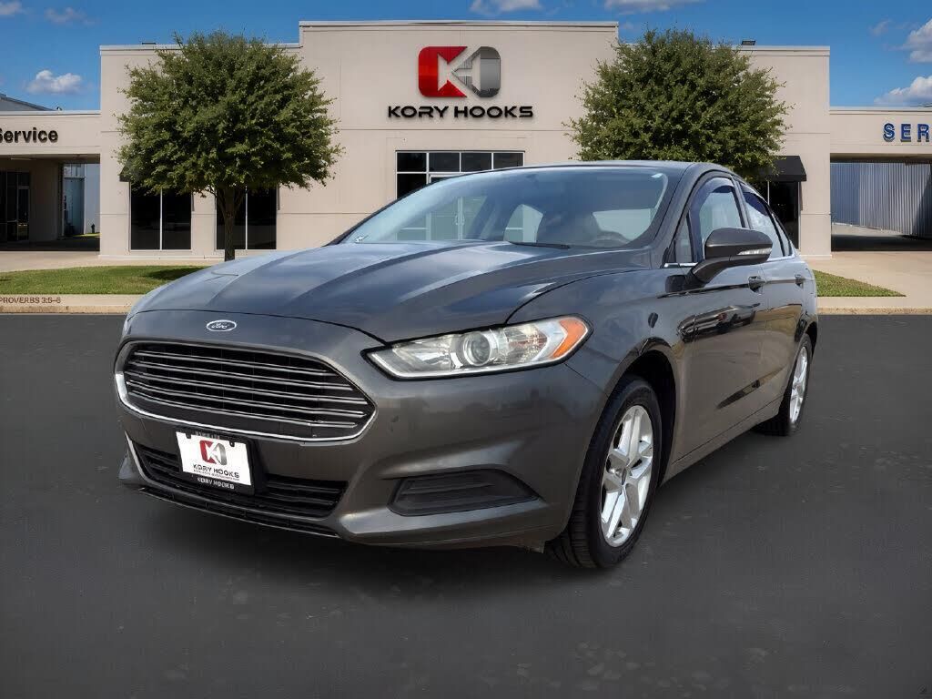 2016 Ford Fusion SE — photo 1 of 1