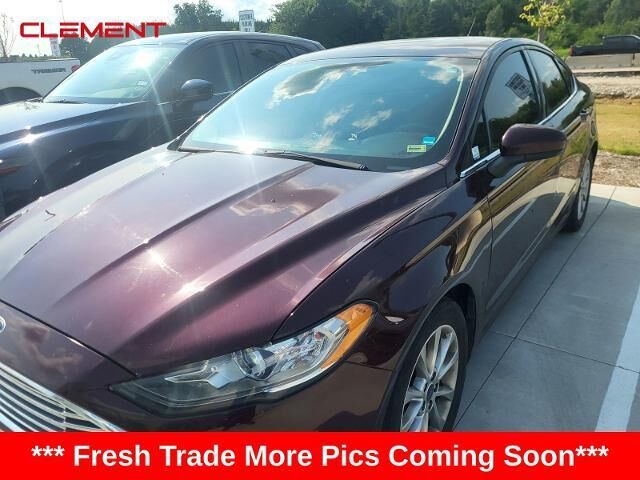2017 Ford Fusion SE — photo 1 of 4