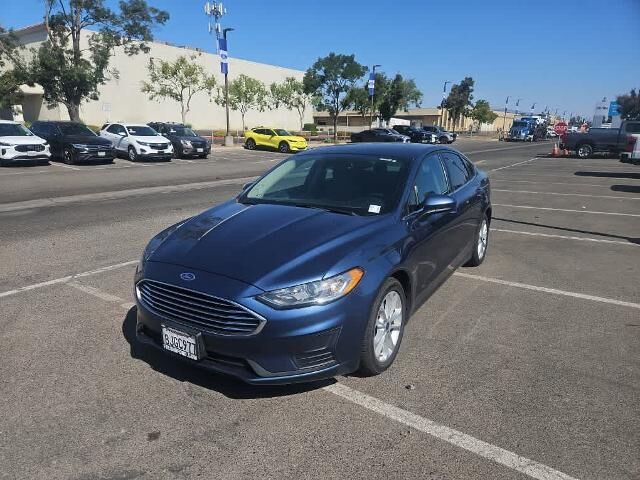 2019 Ford Fusion SE — photo 1 of 13