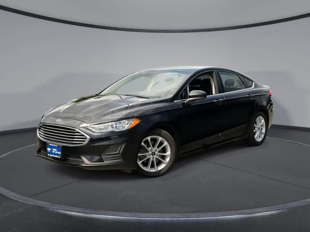2019 Ford Fusion SE — photo 1 of 26