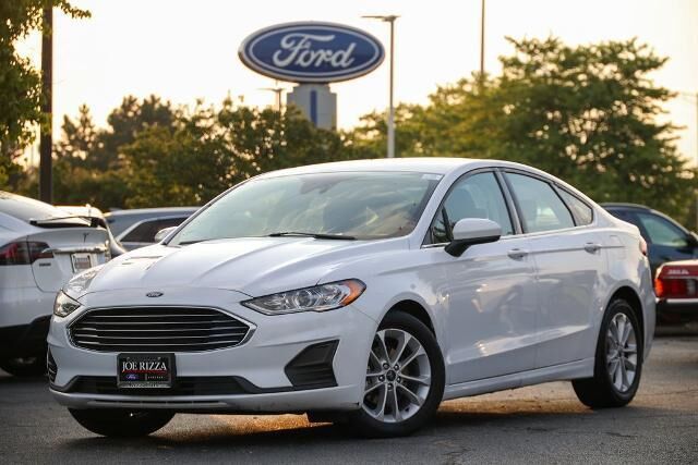 2020 Ford Fusion SE — photo 1 of 13