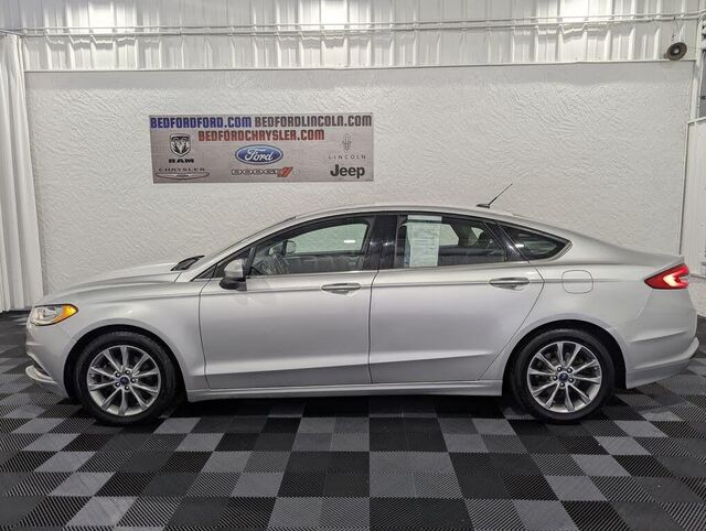 2017 Ford Fusion SE — photo 1 of 2