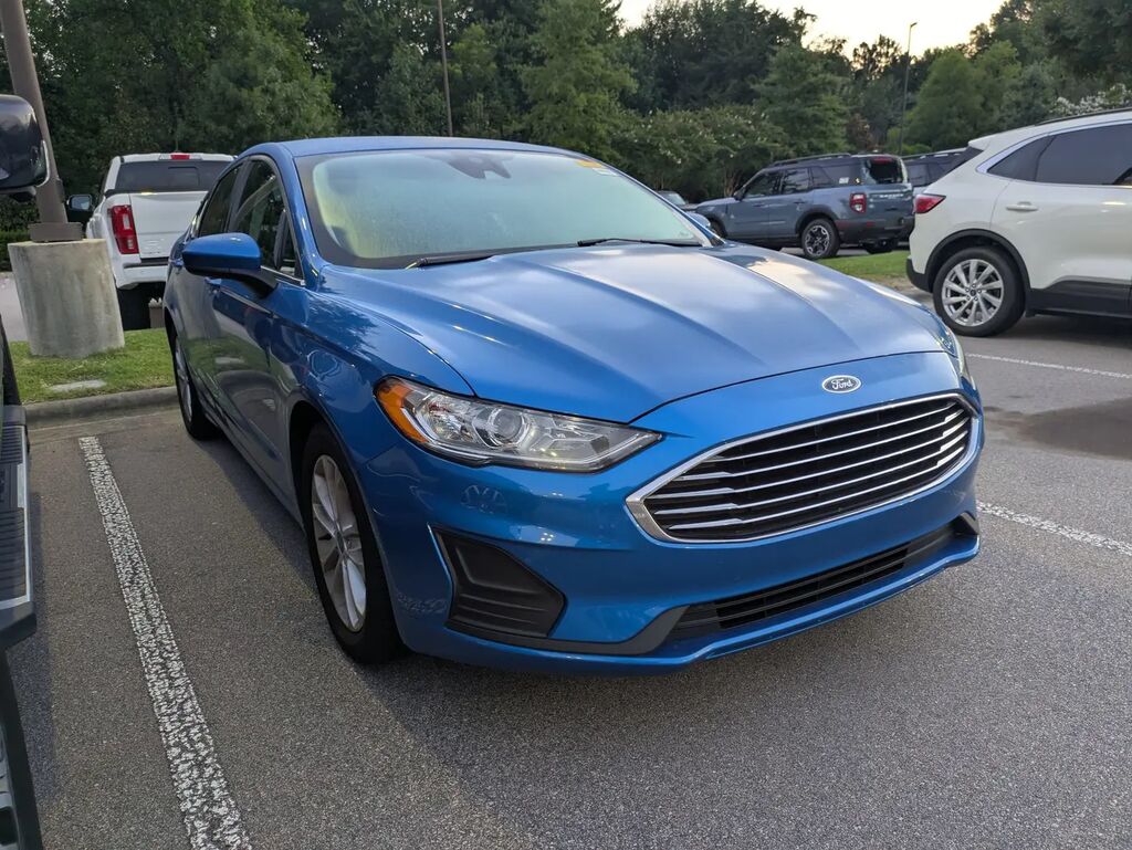 2019 Ford Fusion SE — photo 1 of 6