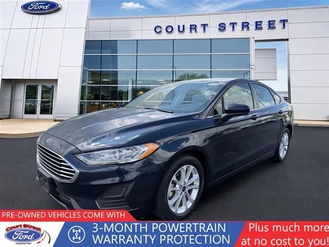 2020 Ford Fusion SE — photo 1 of 13