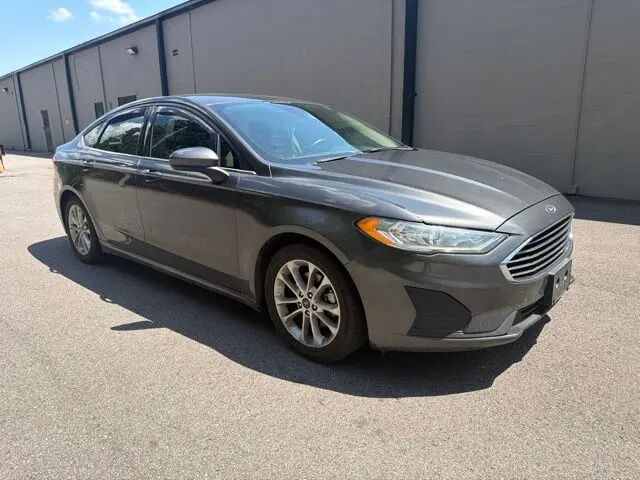 2019 Ford Fusion SE — photo 1 of 9