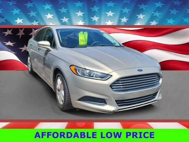 2015 Ford Fusion SE — photo 1 of 6