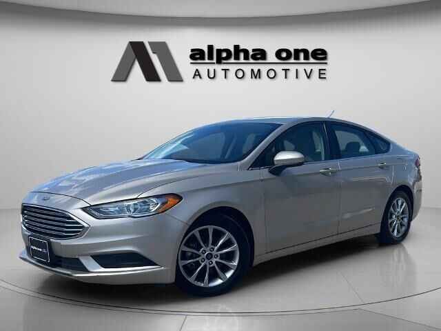 2017 Ford Fusion SE — photo 1 of 26