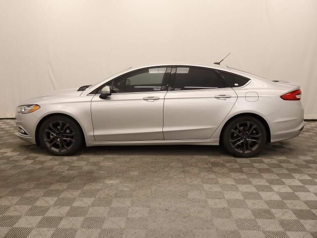 2018 Ford Fusion SE — photo 1 of 13