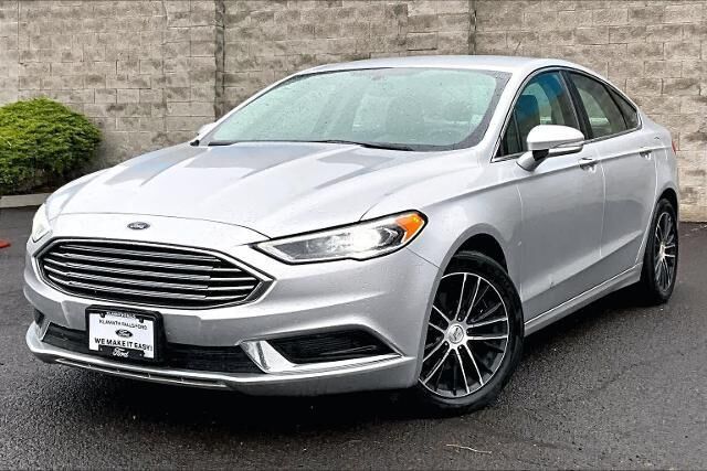 2018 Ford Fusion SE — photo 1 of 8