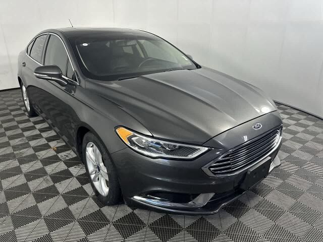 2018 Ford Fusion SE — photo 1 of 13