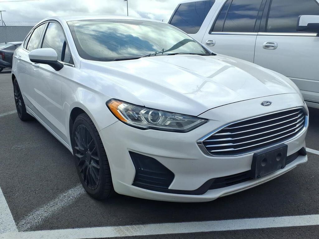 2019 Ford Fusion SE — photo 1 of 4