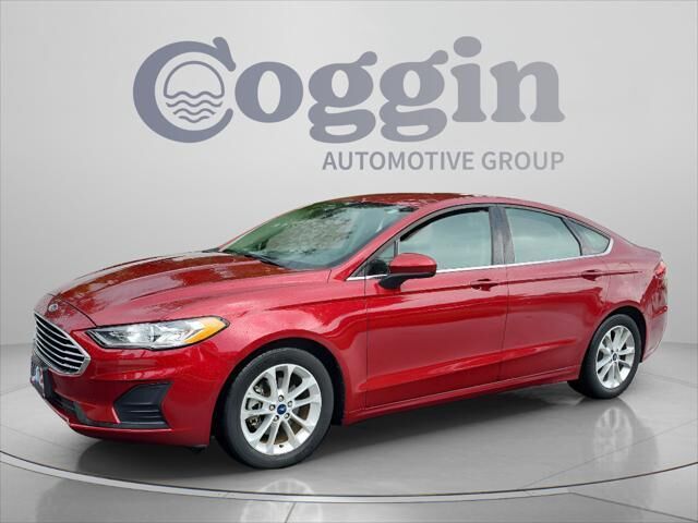 2019 Ford Fusion SE — photo 1 of 30