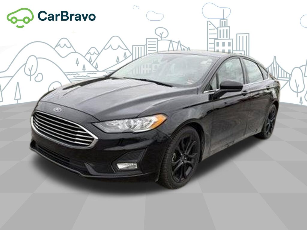 2020 Ford Fusion SE — photo 1 of 6