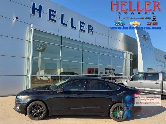 2020 Ford Fusion SE — photo 1 of 2