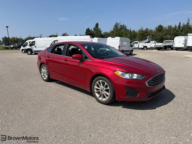 2020 Ford Fusion SE — photo 1 of 20