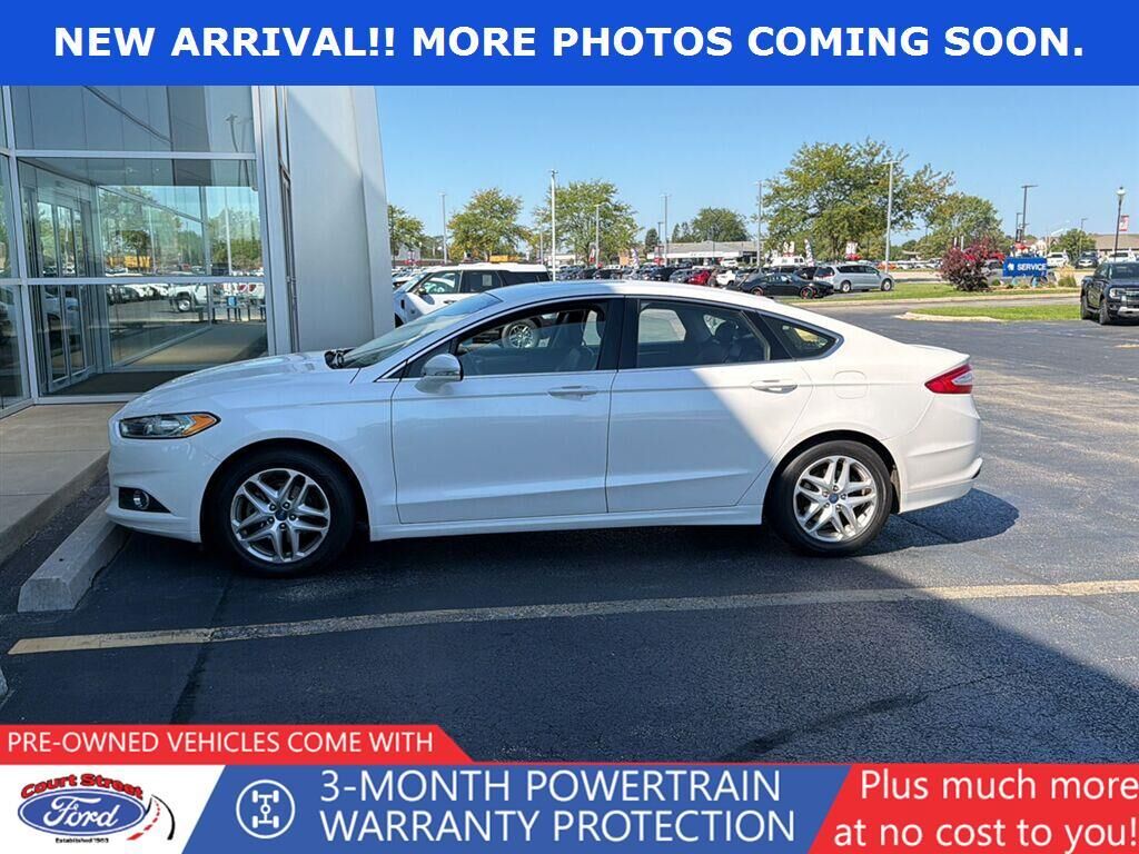 2013 Ford Fusion SE — photo 1 of 3