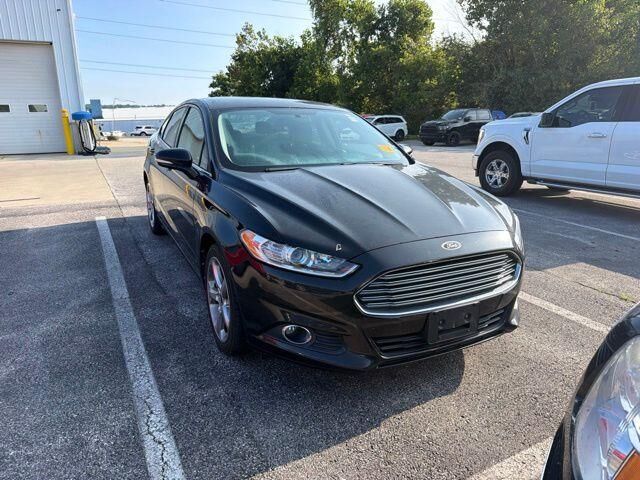 2013 Ford Fusion SE — photo 1 of 11