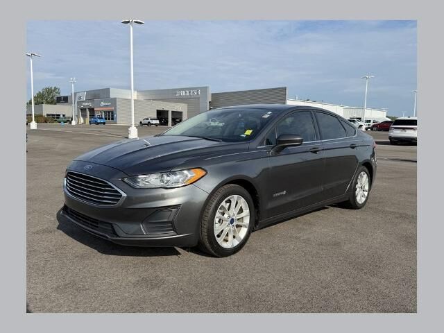2019 Ford Fusion Hybrid SE — photo 1 of 26