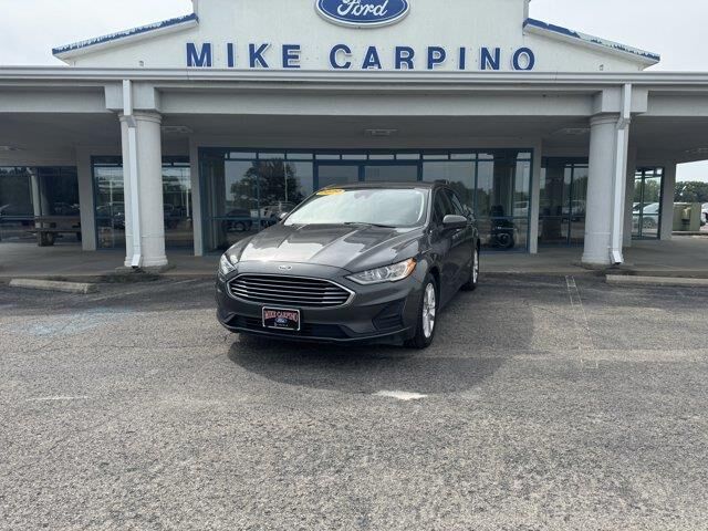 2020 Ford Fusion Hybrid SE — photo 1 of 39