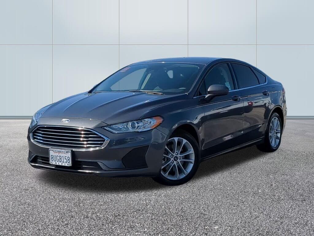 2020 Ford Fusion Hybrid SE — photo 1 of 1