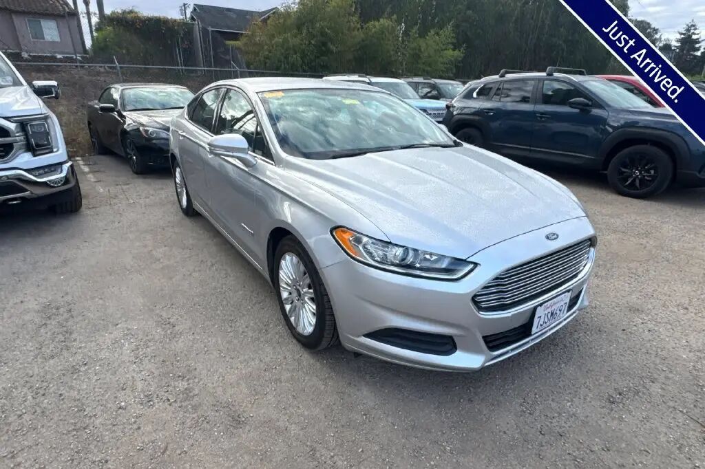 2015 Ford Fusion Hybrid SE — photo 1 of 3