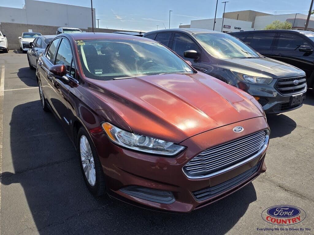 2016 Ford Fusion Hybrid SE — photo 1 of 1