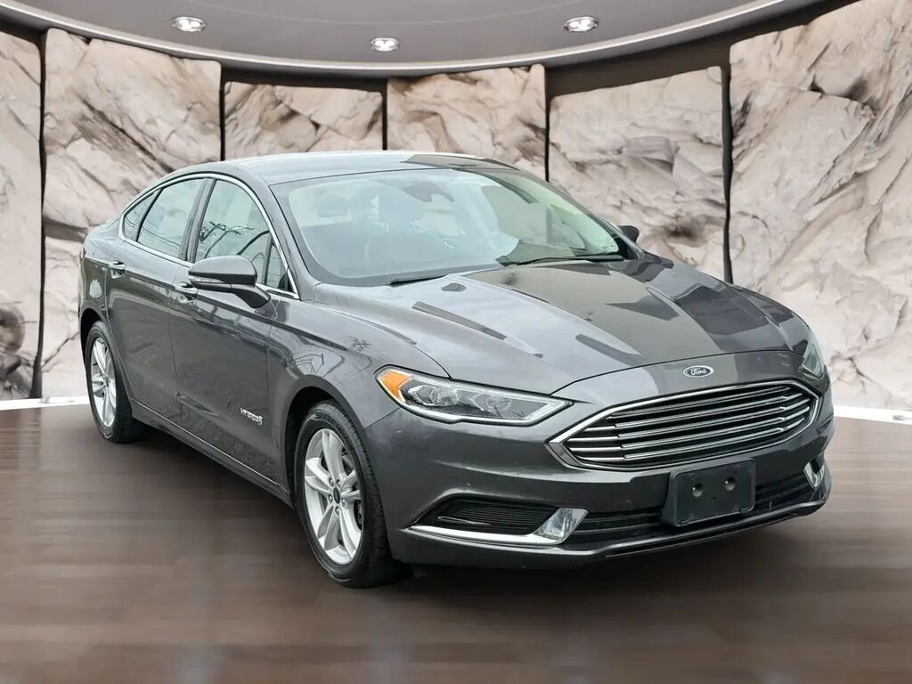 2018 Ford Fusion Hybrid SE — photo 1 of 13