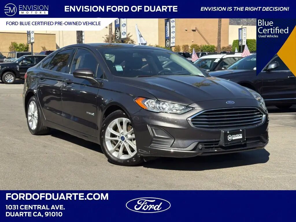 2019 Ford Fusion Hybrid SE — photo 1 of 13