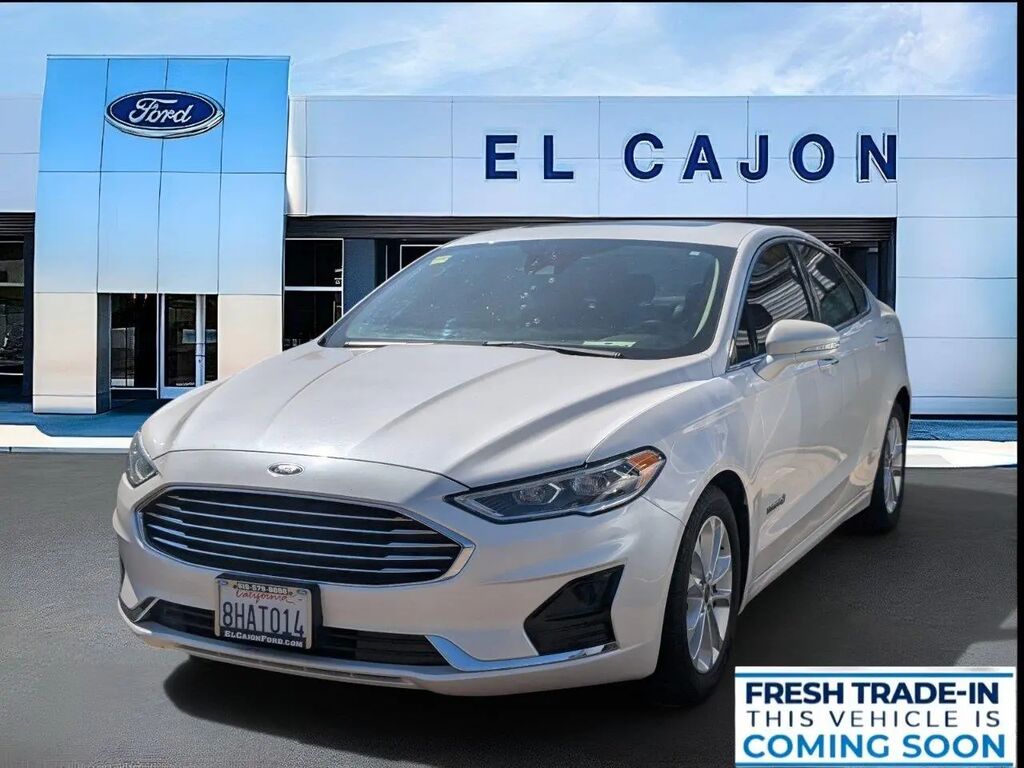 2019 Ford Fusion Hybrid SEL — photo 1 of 5