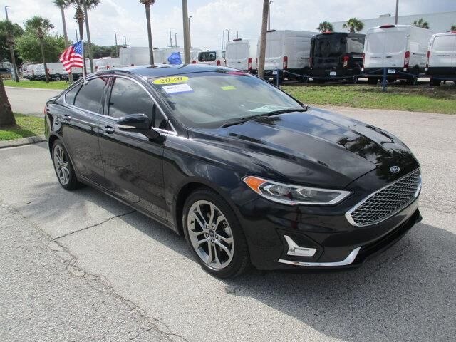 2020 Ford Fusion Hybrid Titanium — photo 1 of 13