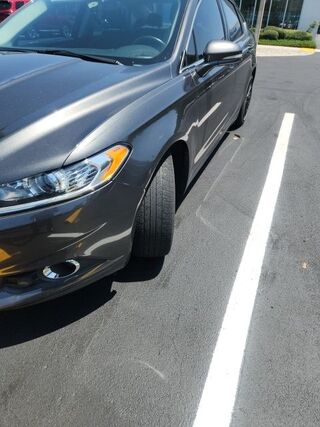 2016 Ford Fusion SE — photo 1 of 3