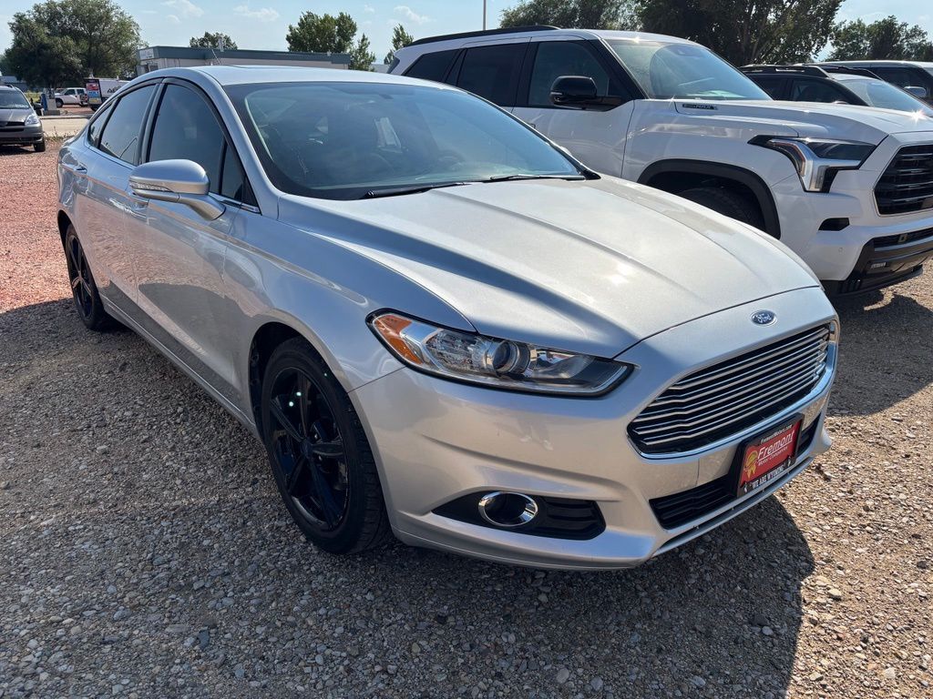 2016 Ford Fusion SE — photo 1 of 5