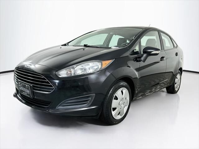 2016 Ford Fiesta SE — photo 1 of 26