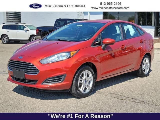 2018 Ford Fiesta SE — photo 1 of 26