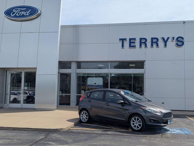 2016 Ford Fiesta SE — photo 1 of 1