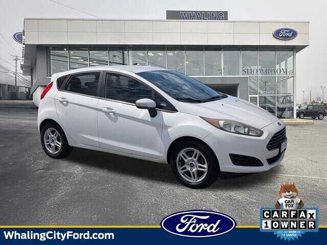 2018 Ford Fiesta SE — photo 1 of 13