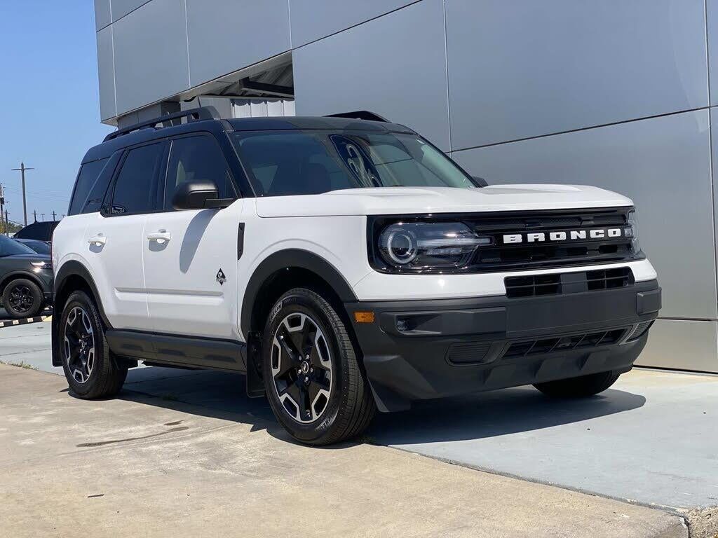2022 Ford Bronco Sport Outer Banks — photo 1 of 2