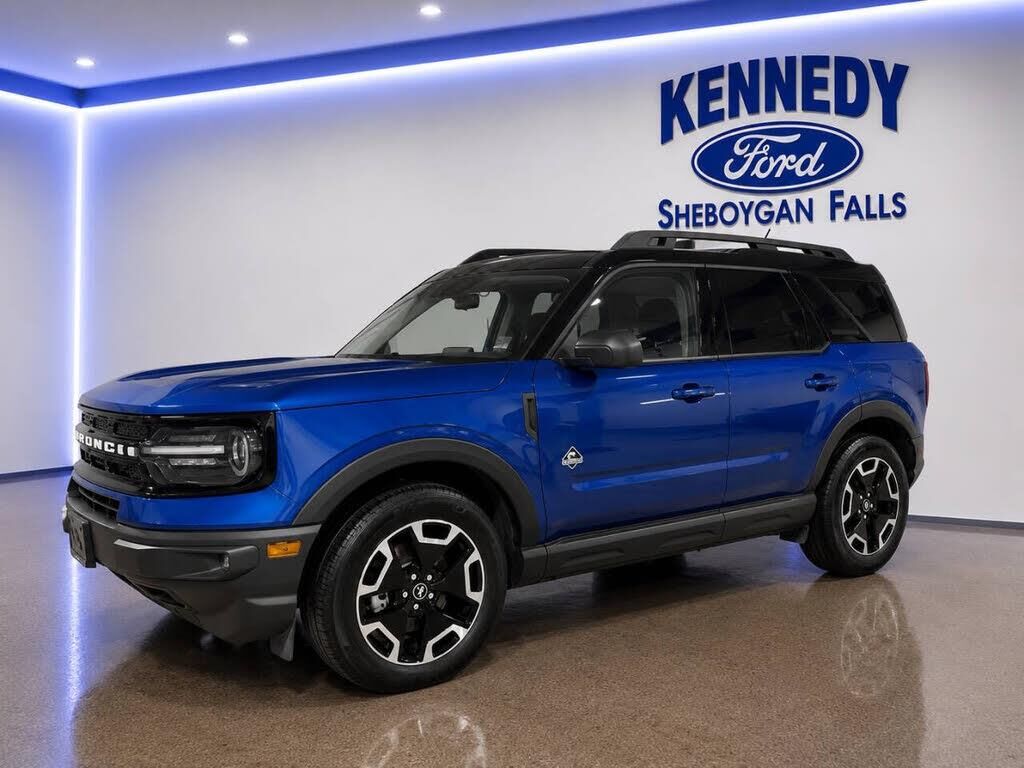 2023 Ford Bronco Sport Outer Banks — photo 1 of 2