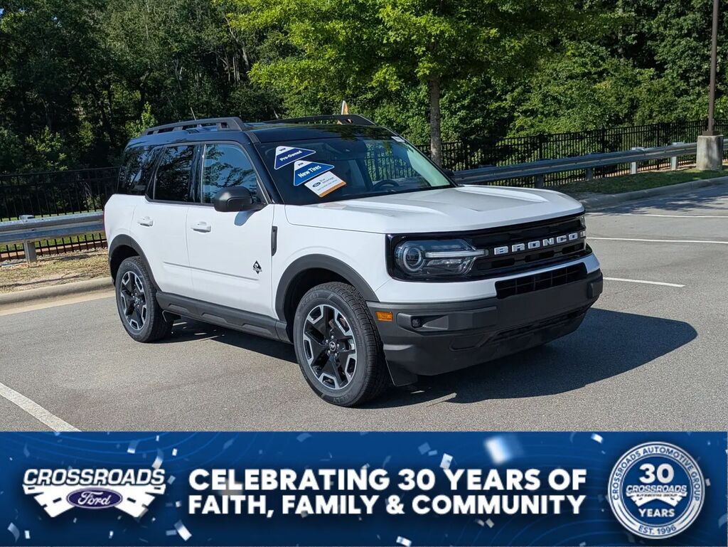 2023 Ford Bronco Sport Outer Banks — photo 1 of 14