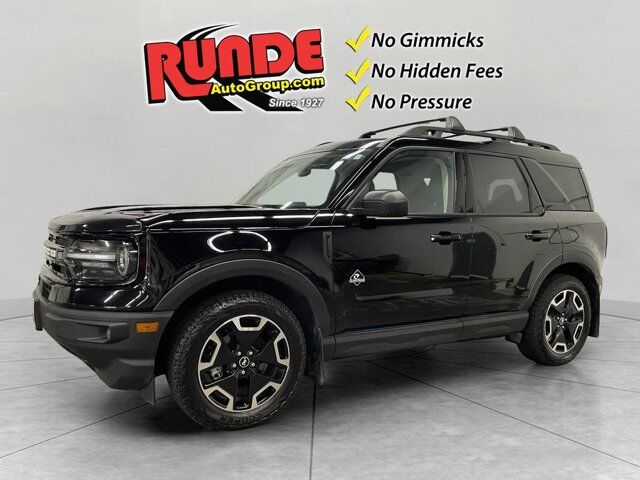 2023 Ford Bronco Sport Outer Banks — photo 1 of 14
