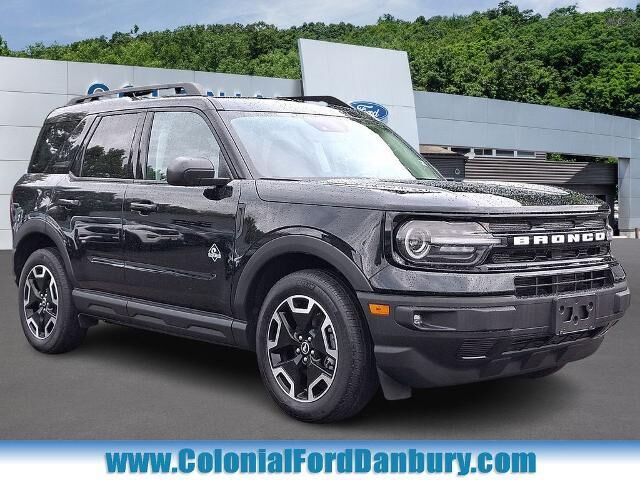 2023 Ford Bronco Sport Outer Banks — photo 1 of 13