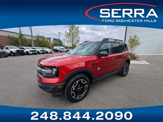 2023 Ford Bronco Sport Outer Banks — photo 1 of 13