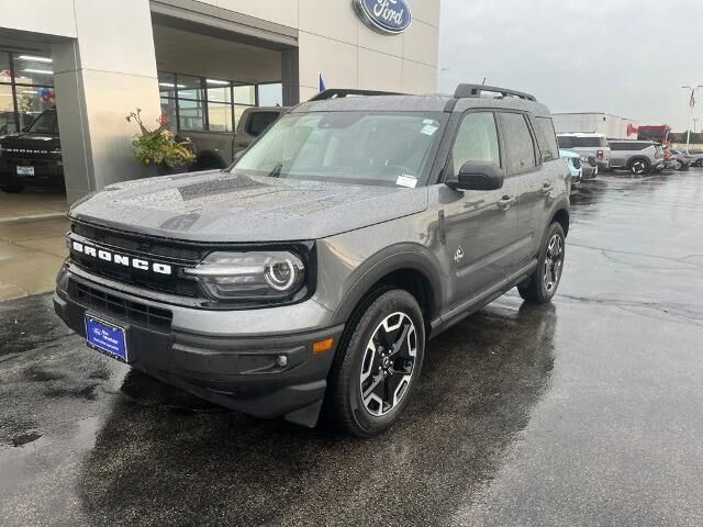 2023 Ford Bronco Sport Outer Banks — photo 1 of 13